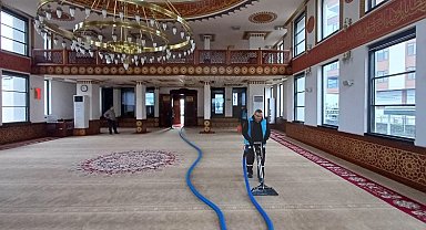 Rize'de Ramazan ayı öncesi camilerde temizlik