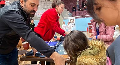 Saruhan Hünel Hataylı çocuklarla buluştu