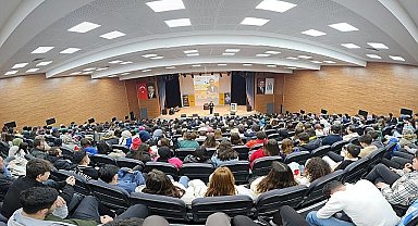 Şehir Konferanslarında Eğitim Danışmanı Müftüoğlu; Çumra, Ereğli ve Ilgın'da Öğrencilerle Buluştu