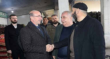 Selçuklu Belediye Başkanı Ahmet Pekyatırmacı Sebze-Meyve Hali, Plastikçiler ve Halıcılar esnafıyla bir araya geldi. 