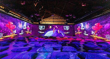 Sevginin ve dostluğun ikonik hikayesi Küçük Prens gösterisi Fişekhane'de devam ediyor