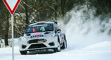 Sezonun ilk yarışı 'Kristal Karlar' diyarında...