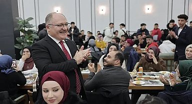 Sivas Belediye Başkanı ve AK Parti Belediye Başkanı Hilmi Bilgin, seçim çalışmaları kapsamda “Gençlik STK'ları Buluşması