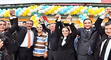 Soner Çetin'den Görkemli Açılış