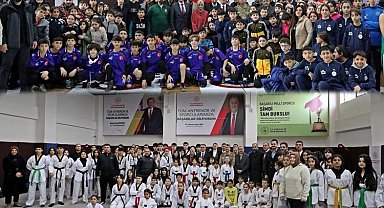 Sporcu Fabrikası iş başında