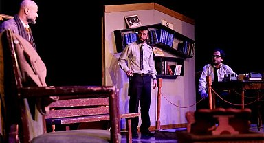 Türk Edebiyatı'nın efsaneleri aynı sahne