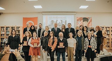 “100. Yılın Öyküsü, Şiiri