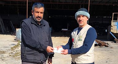 2 günlük gelirini Gazze'ye bağışladı