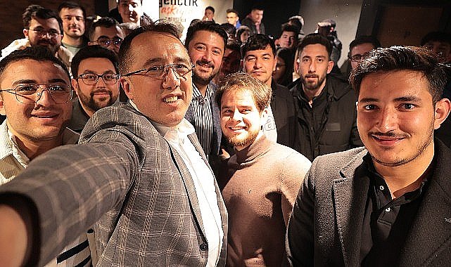 AK Parti Nevşehir Belediye Başkan Adayı Dr. Mehmet Savran, gençlerle bir araya geldi