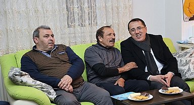 AK Parti Nevşehir Belediye Başkan Adayı Dr. Mehmet Savran, “Nevşehir kaosa, hayali düşmanlarla mücadele ediyormuş gibi görünen cambazlara teslim edilemeyecek kadar kıymetli bir şehir.