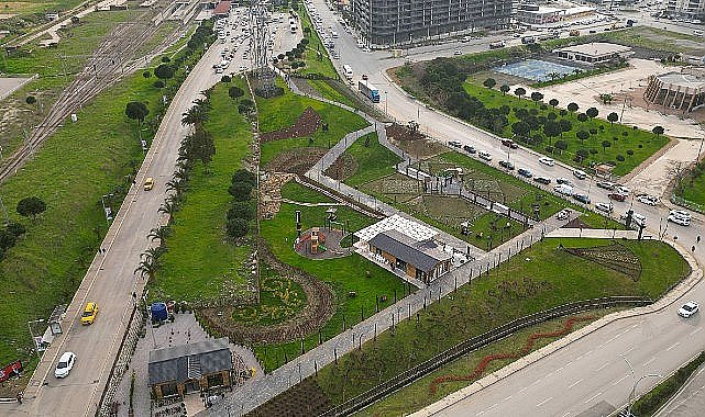 Aliağa'da Rengârenk Bir Bahçe: Green Park