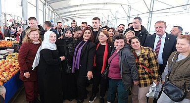 Aydın Büyükşehir Belediye Başkanı Özlem Çerçioğlu, Didim'de Ata Tohumlarından üretilen binlerce fidenin dağıtımını yaptı ve Didim Pazarı'nı ziyaret etti