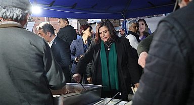 Aydın Büyükşehir Belediye Başkanı Özlem Çerçioğlu, Efeler'in Çeştepe Mahallesi'nde Büyükşehir Belediyesi tarafından düzenlenen iftara katıldı