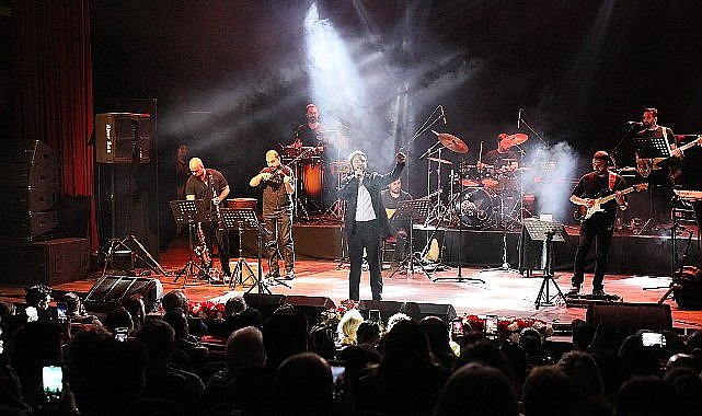 Aydın Büyükşehir Belediyesi, Çanakkale Zaferi'nin 109'uncu yıldönümünde özel bir konser düzenledi