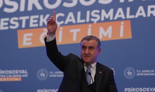 Bakan Bak: Tesislerimizi sarıp kuşatan güzel enerjinizle hep var olun gençler