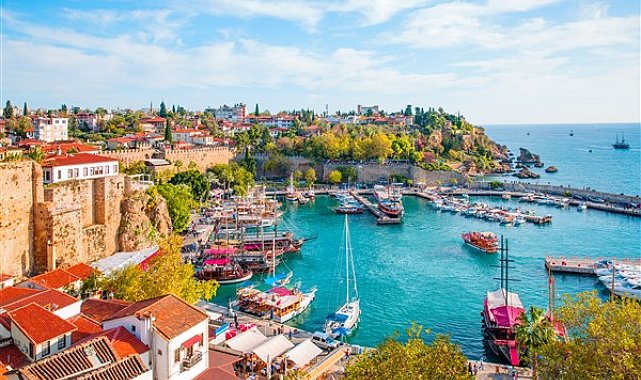 Bakan Ersoy: Dün ve bugün olduğu gibi yarın da Antalya için Döşemealtı için çalışacağız