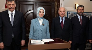  Bakan Göktaş'tan Başkan Sekmen'e sosyal projeler teşekkürü