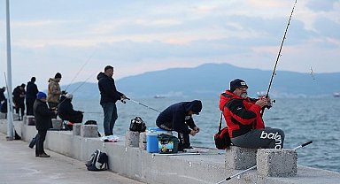 Balık Avı Tutkunları Aliağa'da Yarıştı