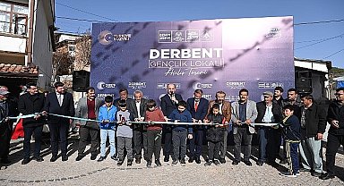 Başkan Altay Derbent'e Kazandırılan Gençlik Lokalini Açtı