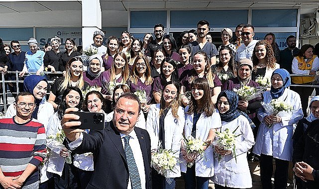 Başkan Böcek, sağlık çalışanlarının 14 Mart Tıp Bayramı'nı kutladı