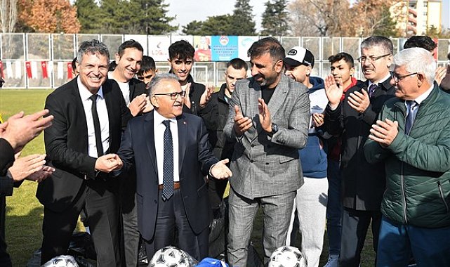 Başkan Büyükkılıç: “9 bin 95 parça spor malzemesi dağıtacağız”
