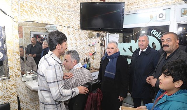 Başkan Büyükkılıç, teravih namazı sonrası esnaf ziyareti yaptı
