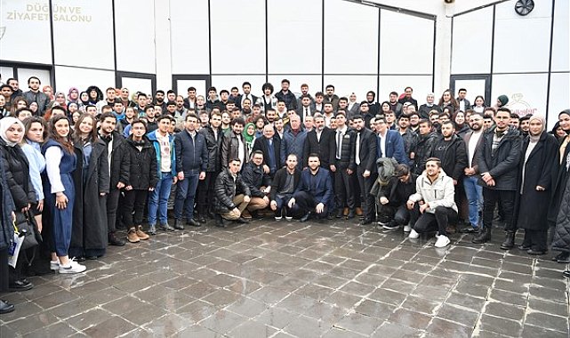 Başkan Büyükkılıç, üniversite öğrencileriyle bir araya geldi