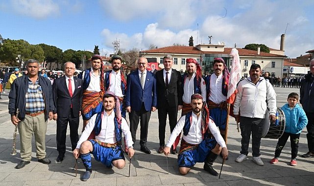 Başkan Ergün'e Kula'da sevgi seli