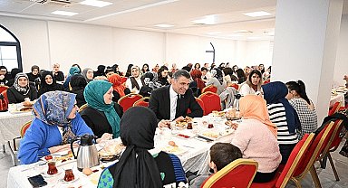 Başkan Kocaman, kadın personele teşekkür etti