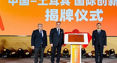 Beylikdüzü Belediye Başkanı Mehmet Murat Çalık, 'Beylikdüzü'nün Yeni Geleceği' sloganıyla düzenlenen lansmanda tanıttığı projeleri hayata geçirmek için ilk adımları attı