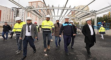 Beylikdüzü Belediye Başkanı Mehmet Murat Çalık, yapımında sona yaklaşılan Aziz Sancar Bilim ve Sanat Merkezi ile pazar yeri inşaatında incelemelerde bulundu