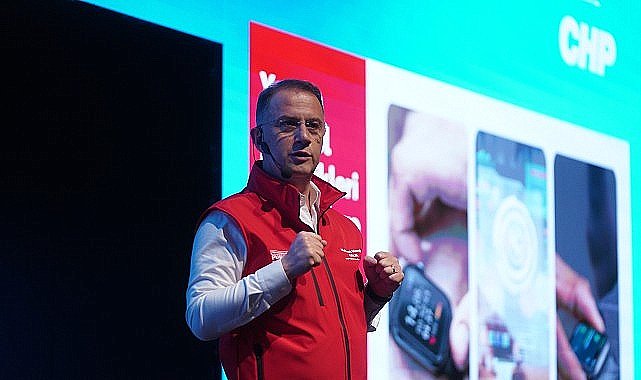 Beylikdüzü Belediye Başkanı ve Başkan Adayı Mehmet Murat Çalık, yeni dönem projelerini 'Beylikdüzü'nün Yeni Geleceği' sloganıyla düzenlenen lansmanla tanıttı