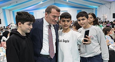 Bilgi Evi Öğrencileri Başkan Arısoy'la İftarda Buluştu