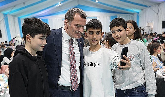 Bilgi Evi Öğrencileri Başkan Arısoy'la İftarda Buluştu