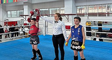 Canikli Sporculardan Gövde Gösterisi 