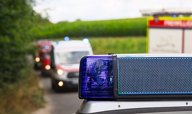 Çankırı'da tır otomobilin üzerine devrildi