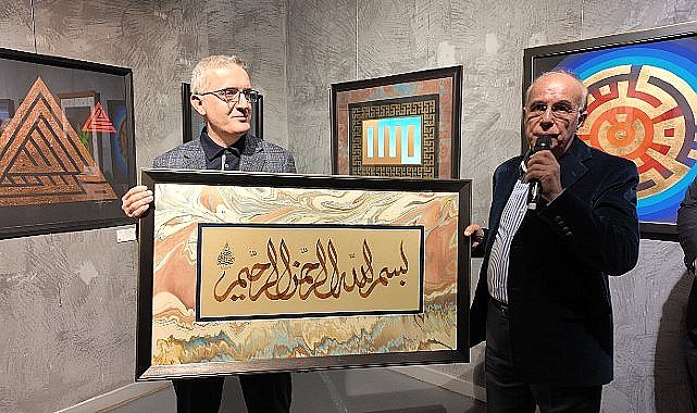 ''Çizgi Ötesi'' Savaş Çevik Hat Sergisi Sanatseverlerle Üsküdar'da Buluştu
