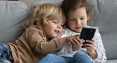 ÇOCUKLARDA EKRAN BAĞIMLILIĞI 'ŞAŞILIK' NEDENİ!