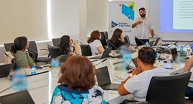 'Dijitalde Hayat Kolay' projesi yeni döneminde de kadınları dijital dünyaya hazırlıyor