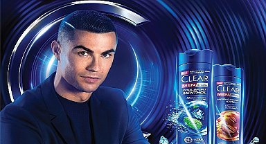 Dünyaca ünlü futbolcu Ronaldo, Clear ile bir yeni reklam filmine daha imza attı