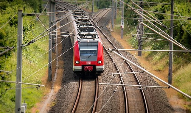 Emekliler 1 Nisan’dan itibaren trenlerde yüzde 10 indirimli seyahat edecek