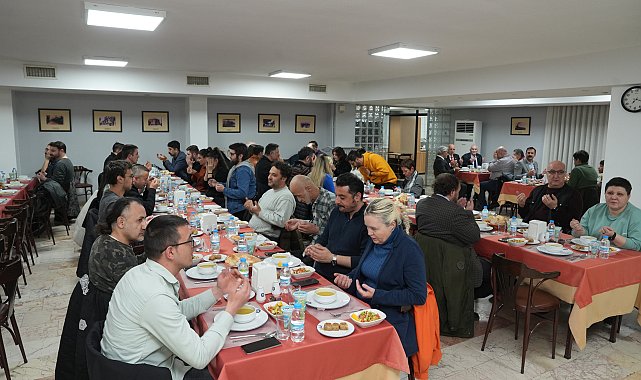 Eskişehirliler, iftar davetlerinde buluşmaya devam ediyor