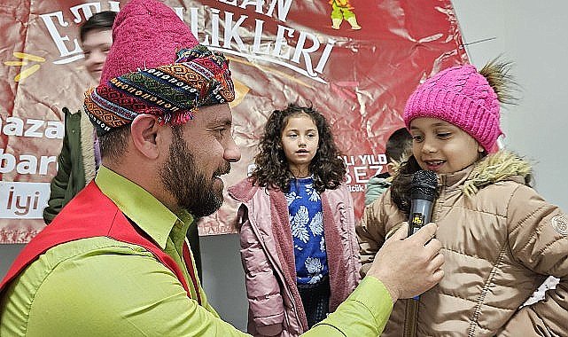 Gölcük Belediyesi her yıl geleneksel hale getirdiği Ramazan akşamları etkinliklerini, bu yıl da hem şehir merkezinde hem de köylerde çocuklarla buluşturmaya devam ediyor
