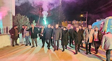 Gölcük'ün köylerinden Sezer'e sevgi seli