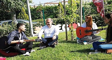 İnegöl'de Gençler El Üstünde