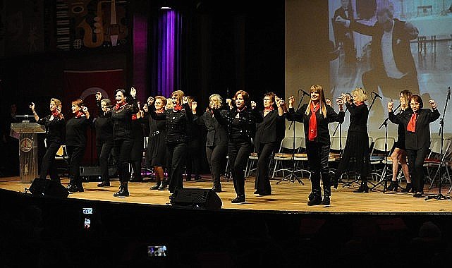 İzmir 3. Yaş Üniversiteleri Şenliği'ne geri sayım başladı