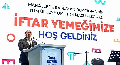 İzmir Büyükşehir Belediye Başkanı Tunç Soyer bin 293 muhtarla iftar yemeğinde bir araya geldi Hepiniz Allah'a emanet olun