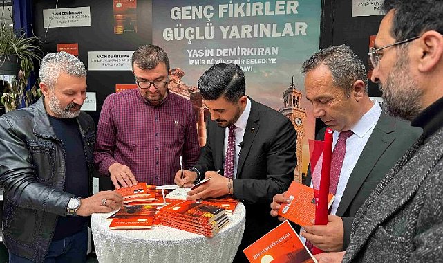İzmir'de bağımsız genç başkandan imza günü