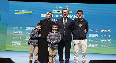 İzmit Belediye Başkan Adayı Muharrem Tutuş'un beyanname toplantısında duygusal anlar yaşandı