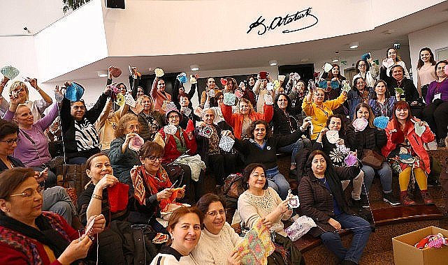 Kadınlar Eşitlik ve Farkındalık İçin Ördü